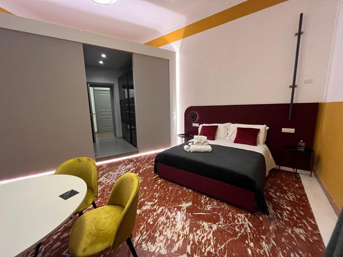 Hotel Rettifilo 311 à Naples Extérieur photo