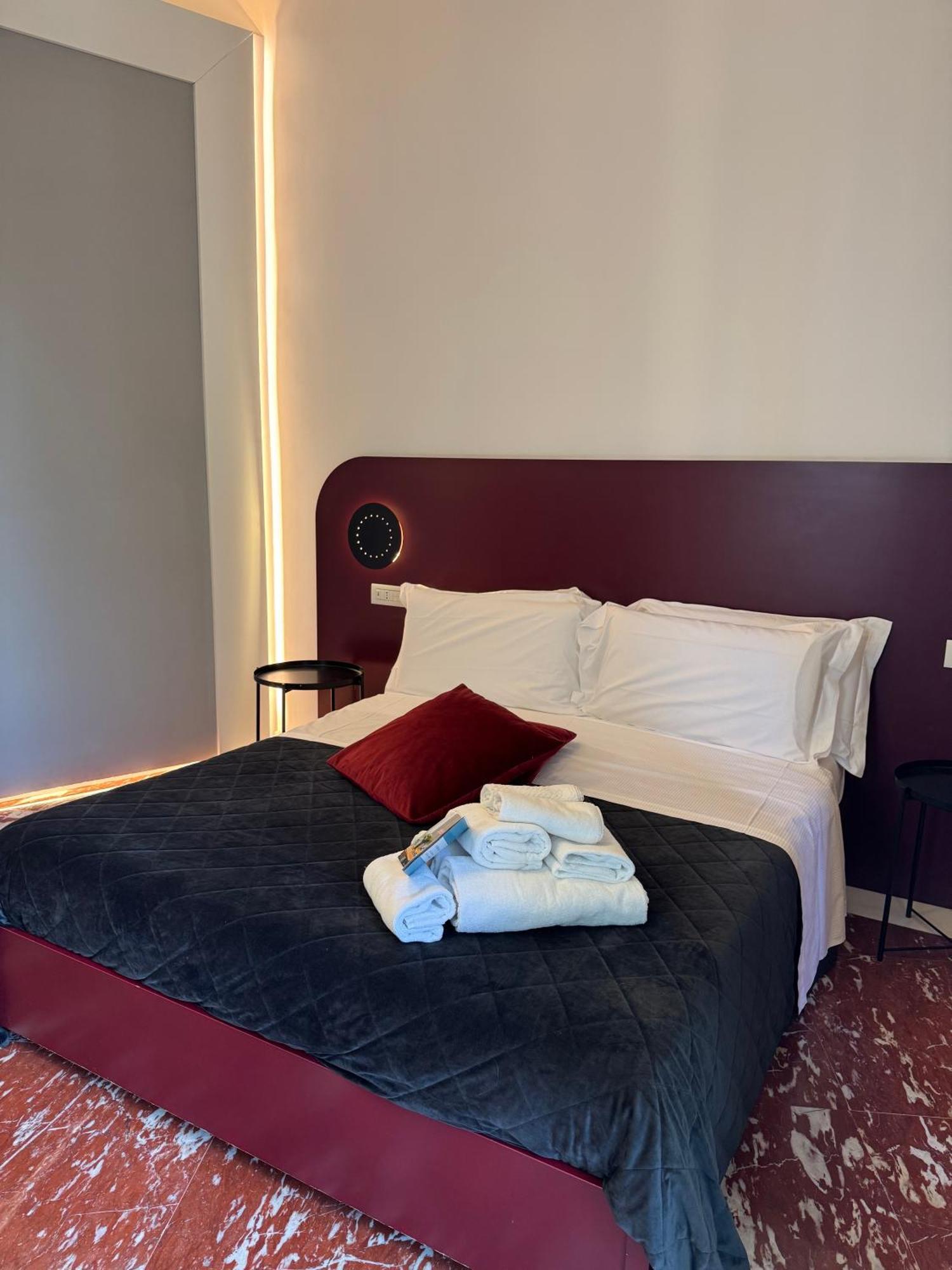 Hotel Rettifilo 311 à Naples Extérieur photo