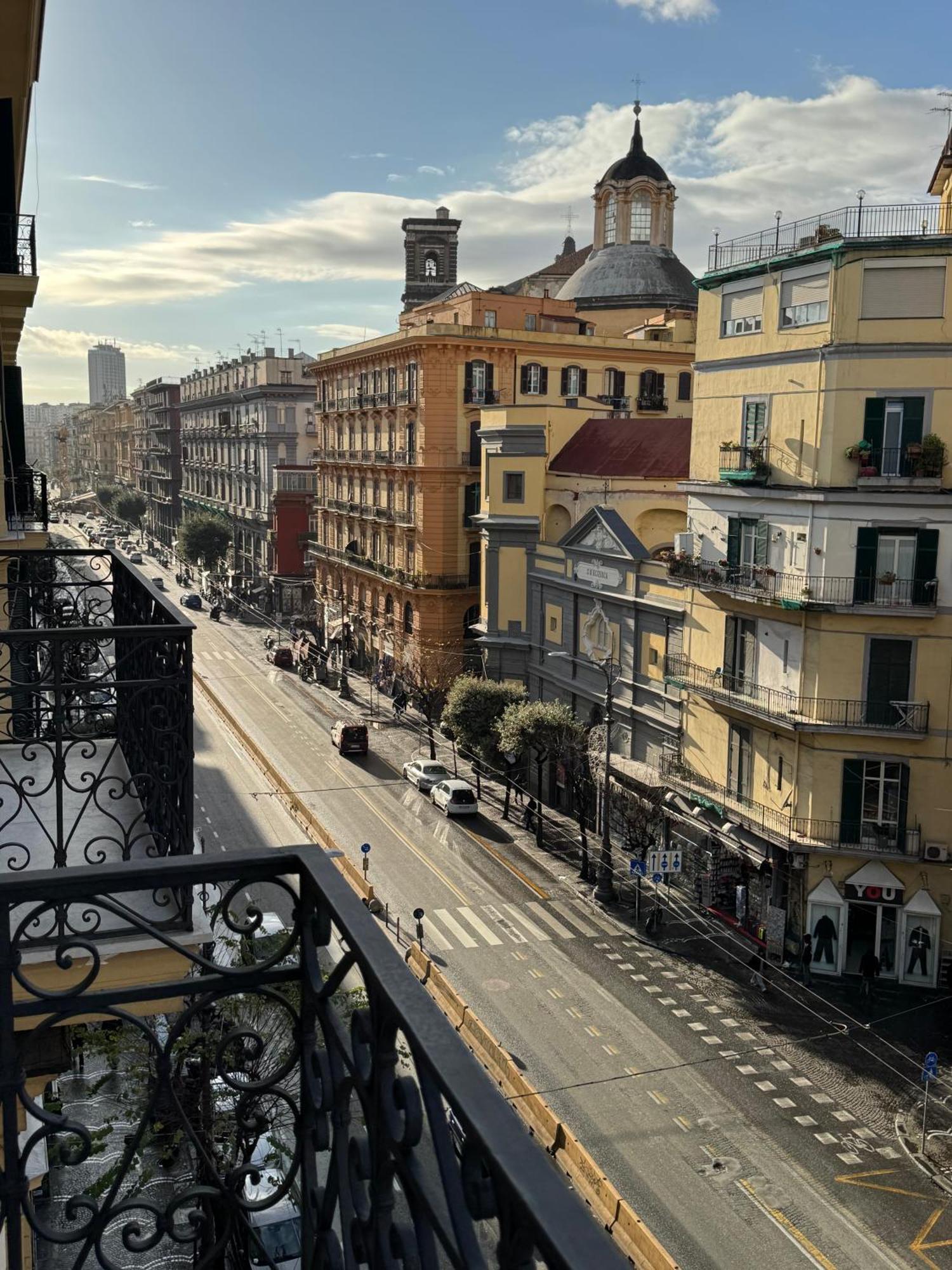 Hotel Rettifilo 311 à Naples Extérieur photo