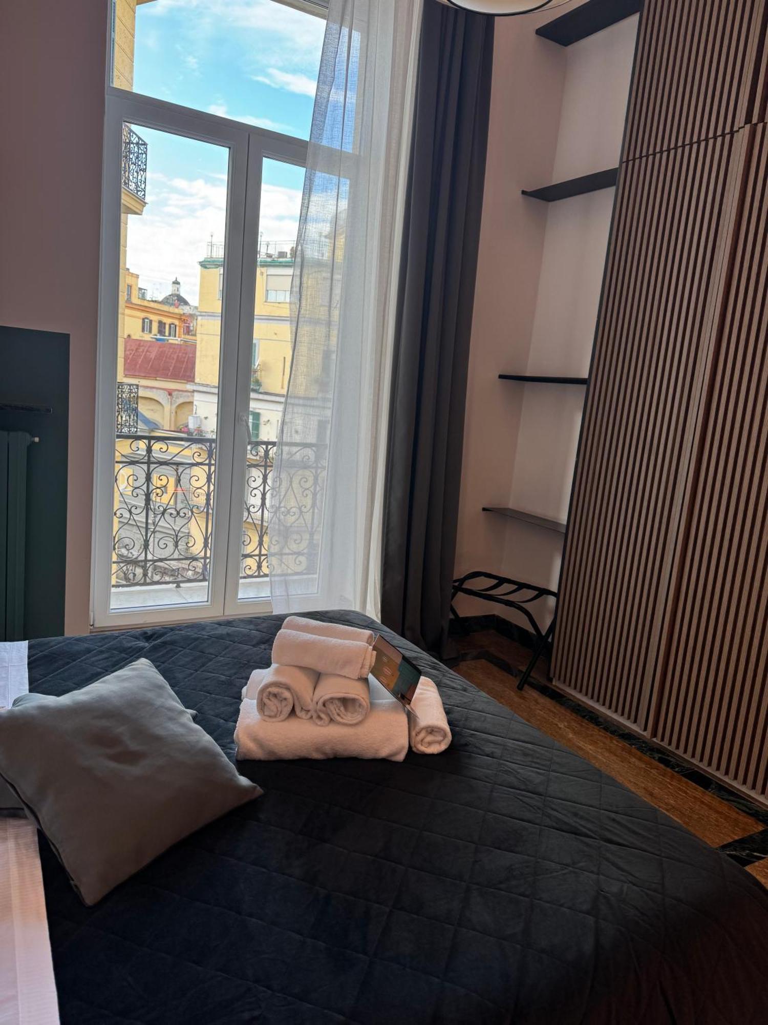 Hotel Rettifilo 311 à Naples Extérieur photo