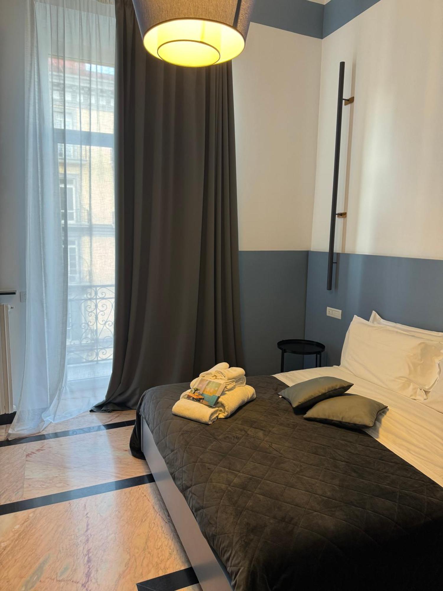 Hotel Rettifilo 311 à Naples Extérieur photo