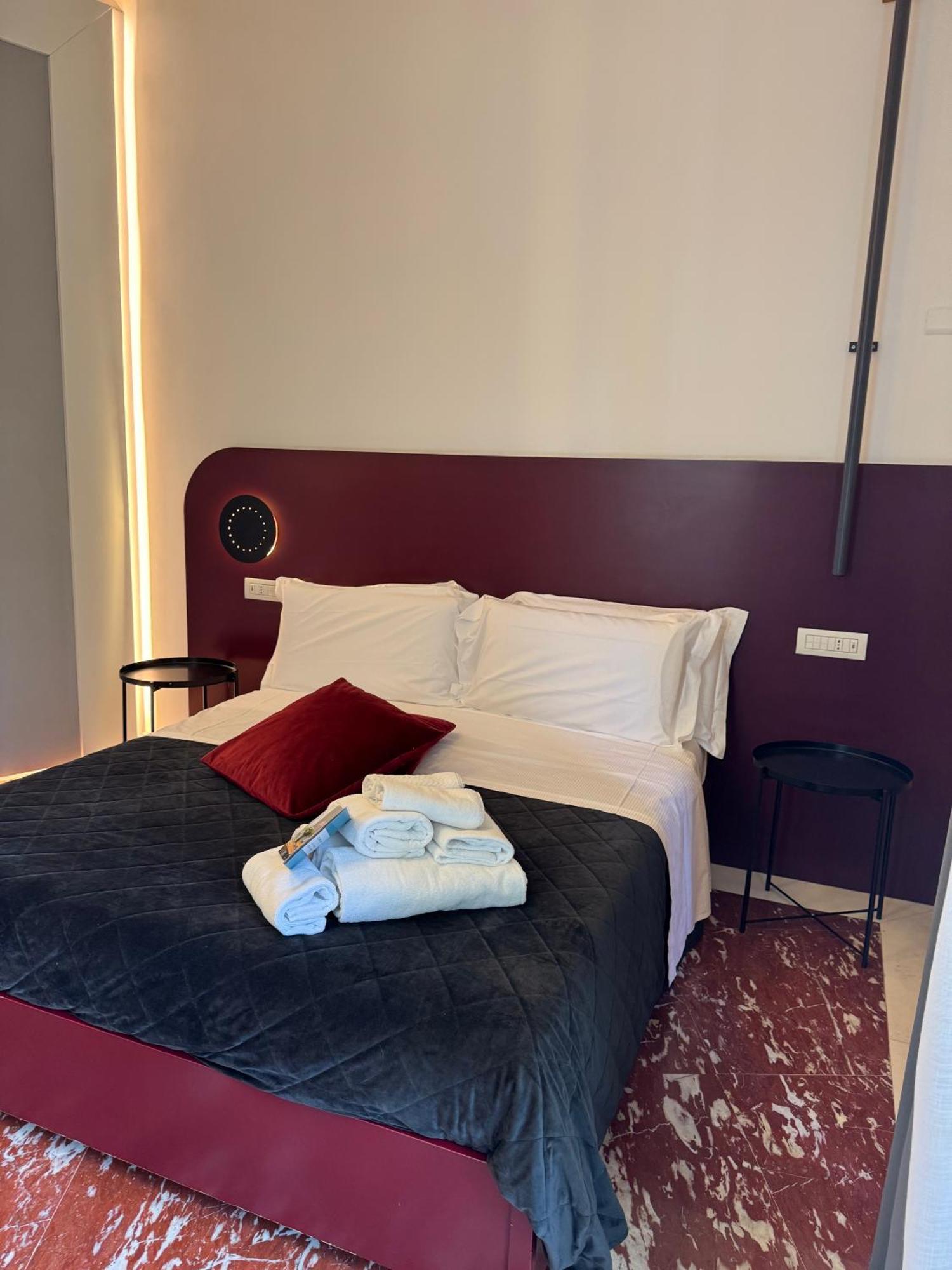 Hotel Rettifilo 311 à Naples Extérieur photo