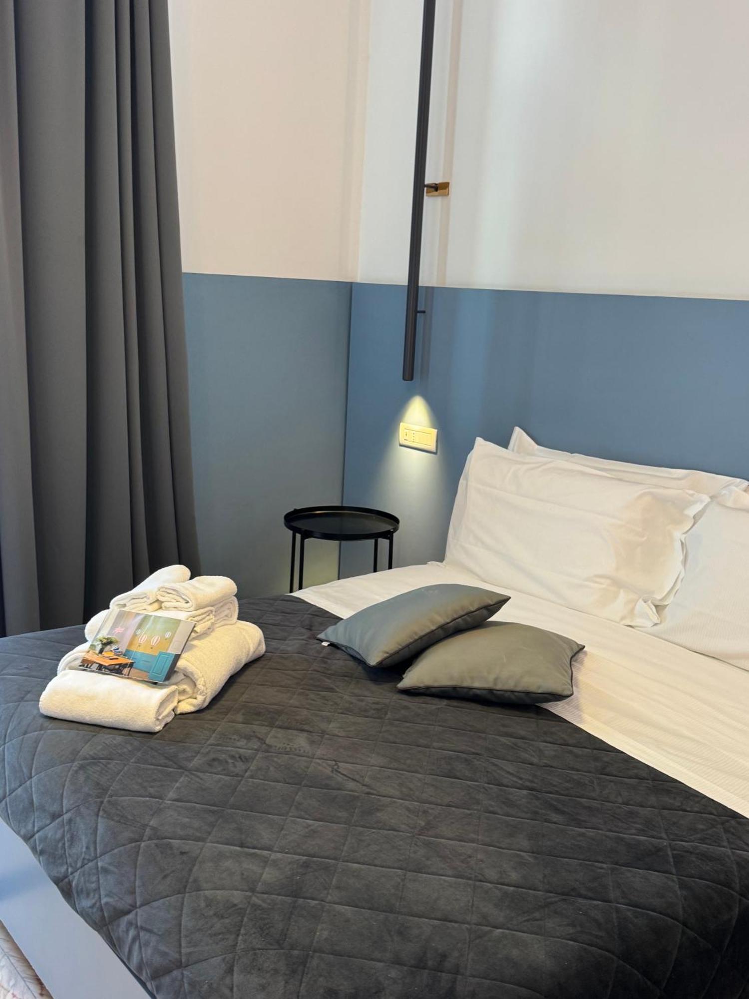 Hotel Rettifilo 311 à Naples Extérieur photo