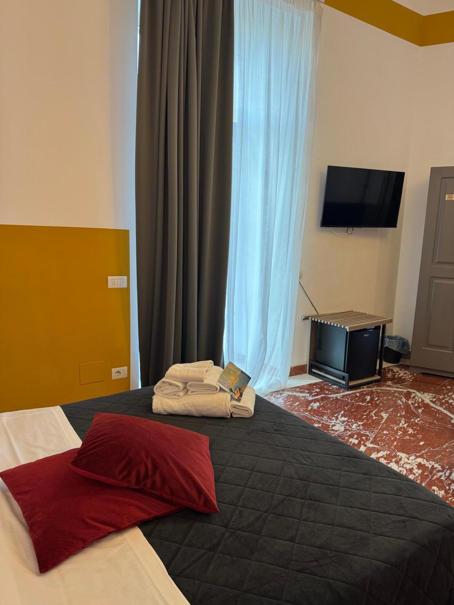 Hotel Rettifilo 311 à Naples Extérieur photo