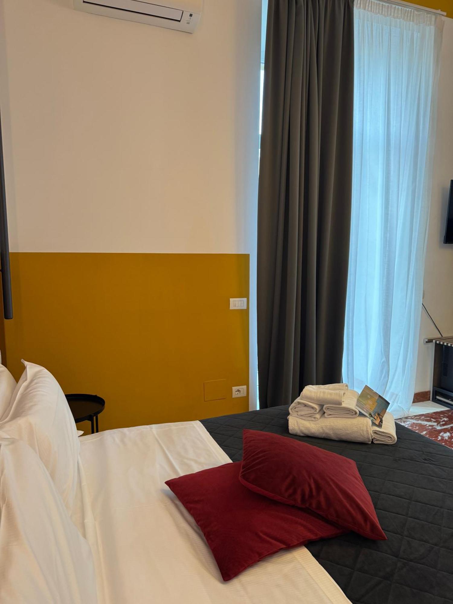 Hotel Rettifilo 311 à Naples Extérieur photo