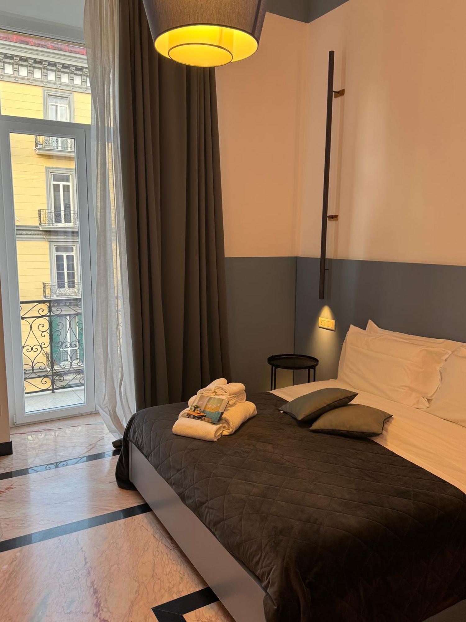 Hotel Rettifilo 311 à Naples Extérieur photo