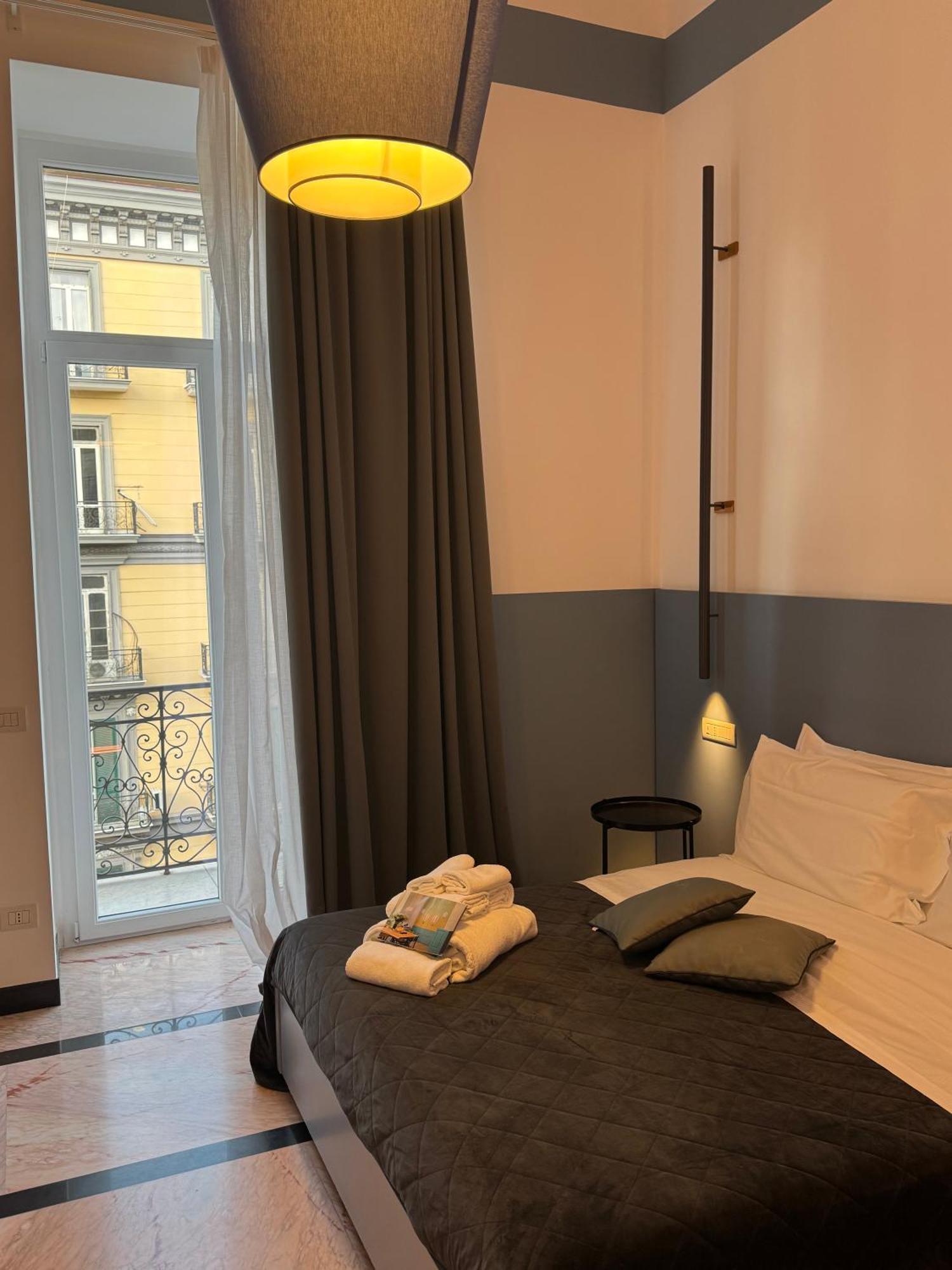 Hotel Rettifilo 311 à Naples Extérieur photo