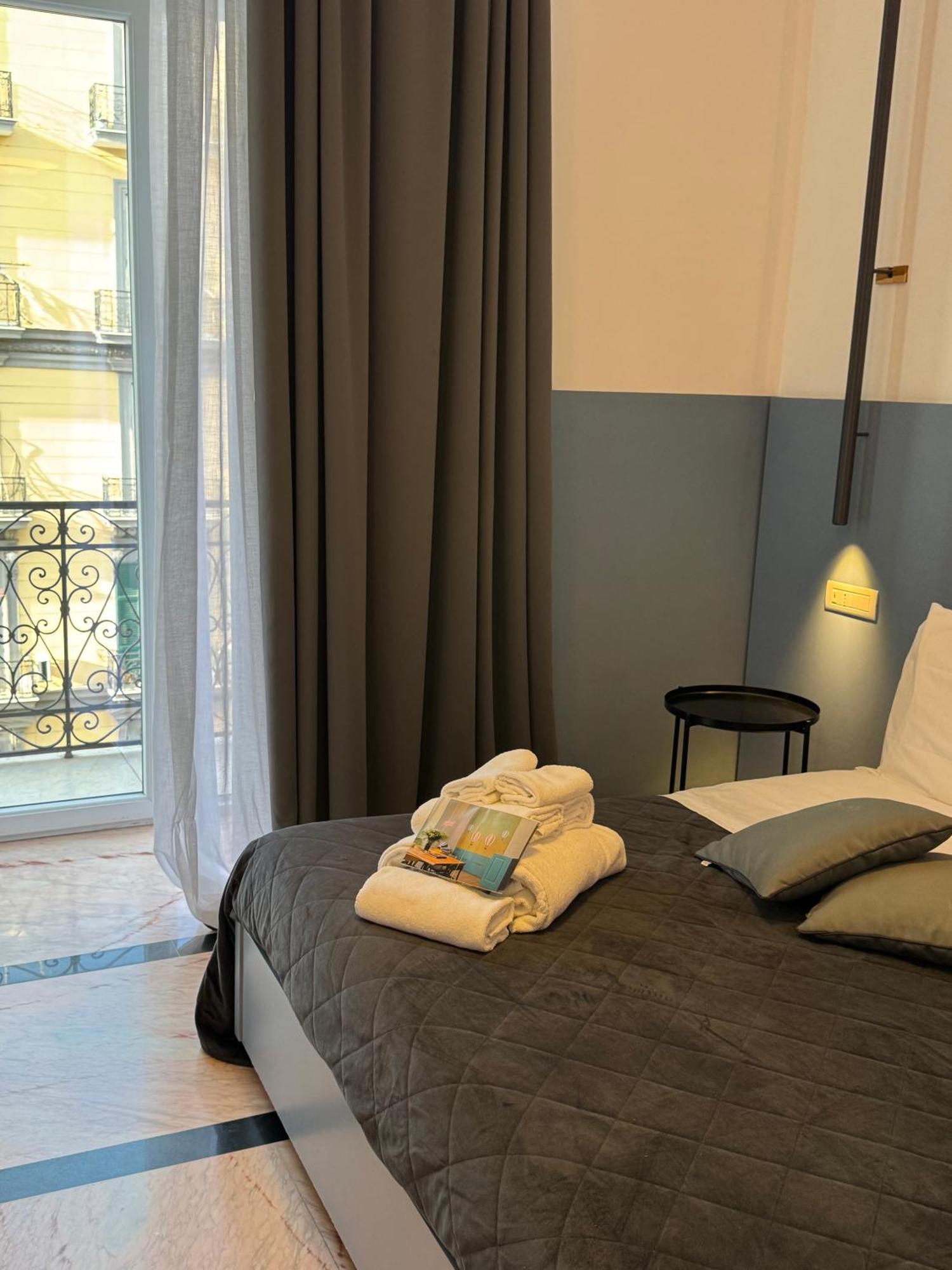 Hotel Rettifilo 311 à Naples Extérieur photo