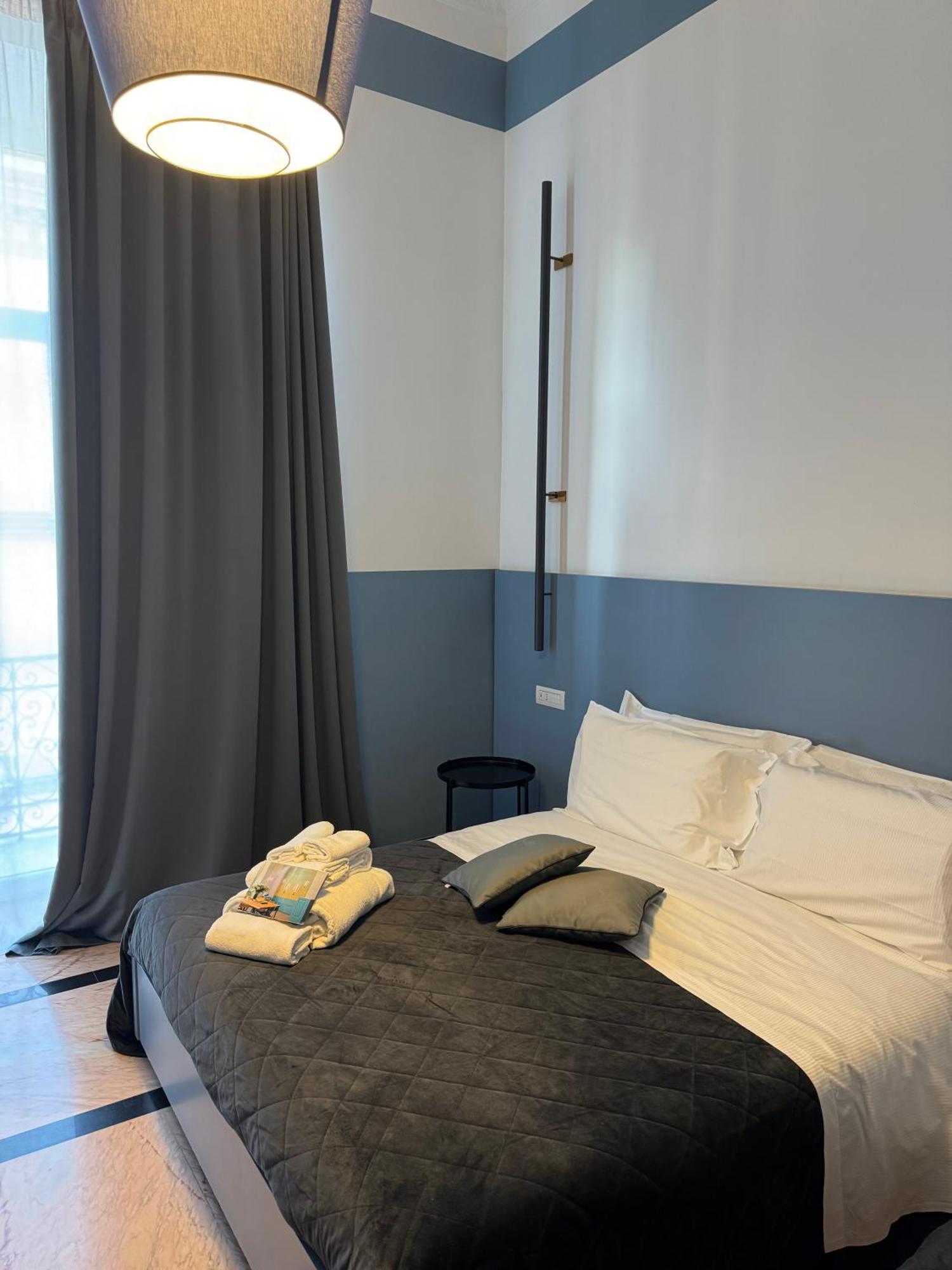 Hotel Rettifilo 311 à Naples Extérieur photo