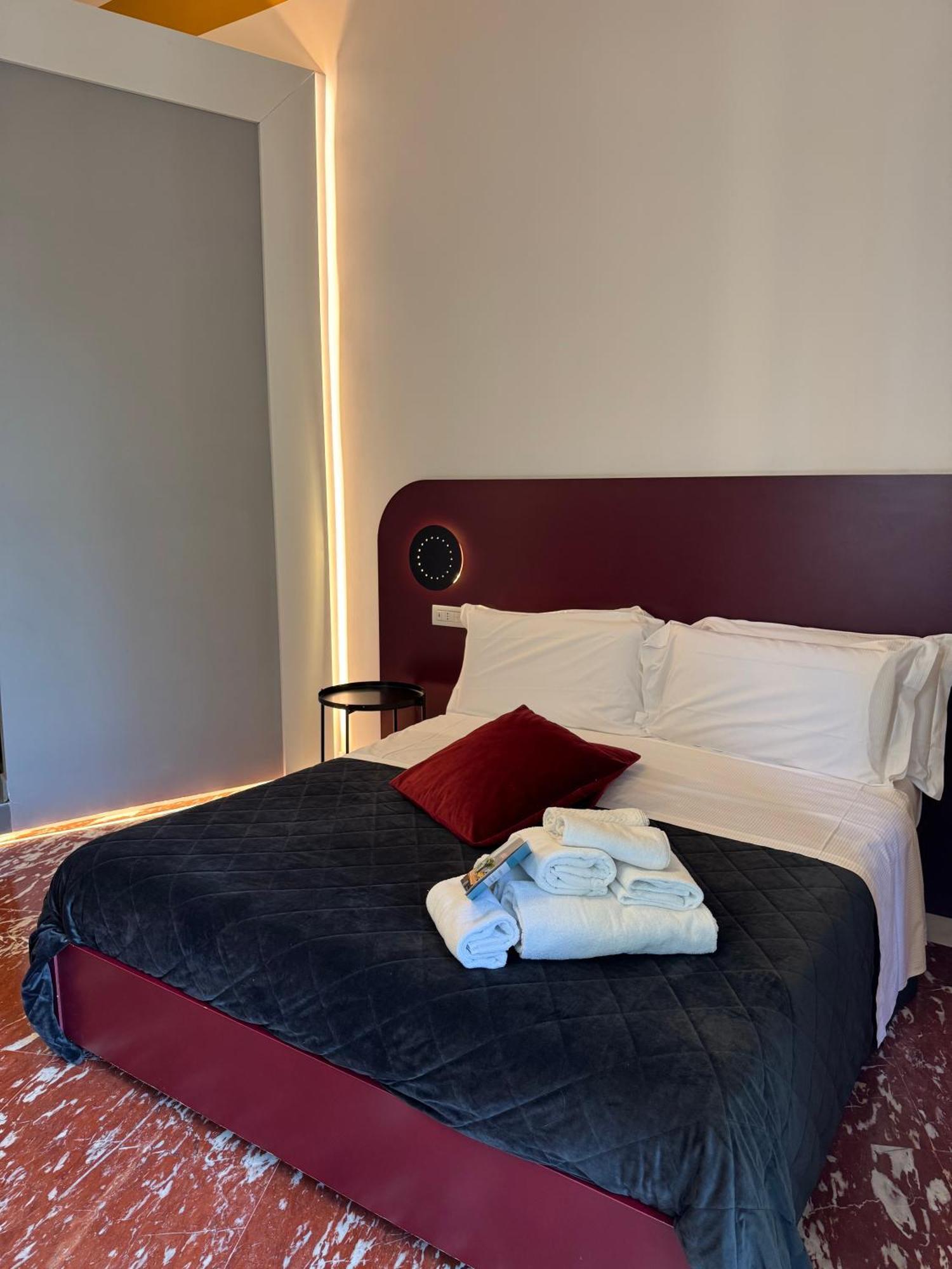 Hotel Rettifilo 311 à Naples Extérieur photo