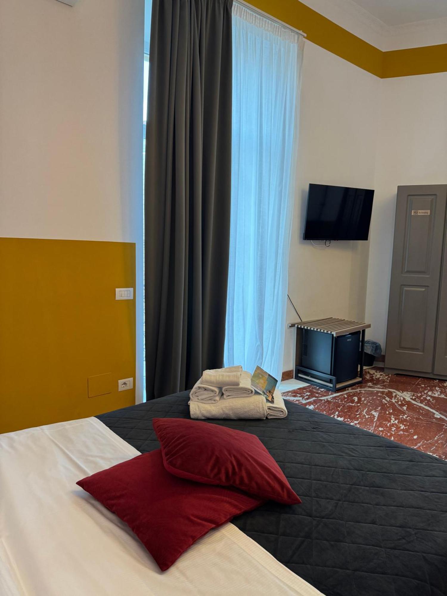 Hotel Rettifilo 311 à Naples Extérieur photo