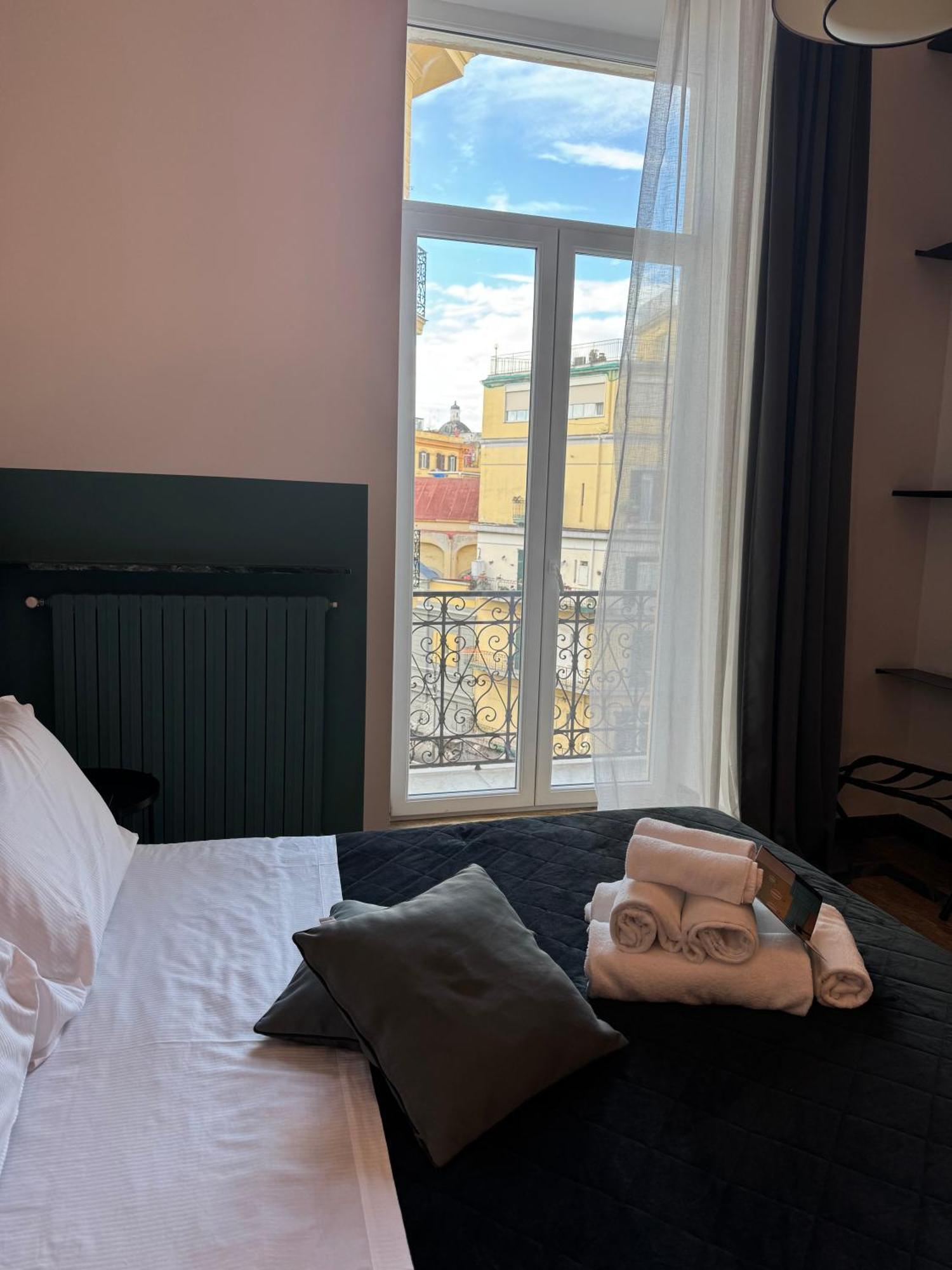 Hotel Rettifilo 311 à Naples Extérieur photo